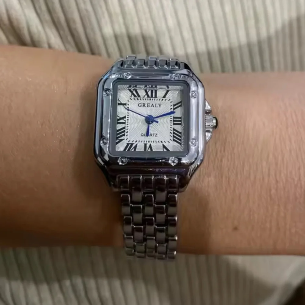 Panthere Two-Tone Quartz Watch - Picture 4 of 4